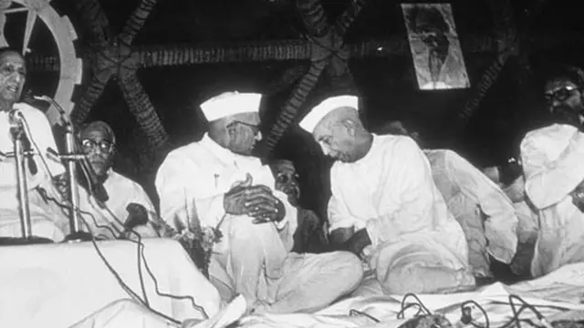 मोरारजी देसाई और चौधरी चरण सिंह