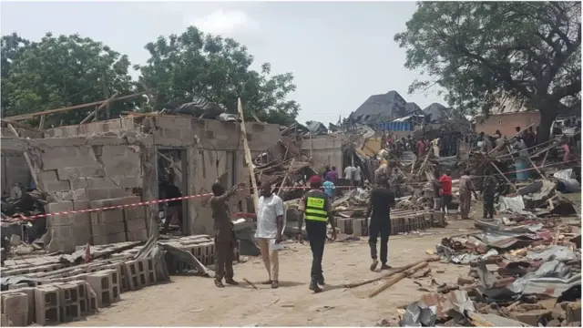 Awọn ile to bajẹ