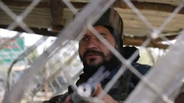 انڈین سکیورٹی اہلکار