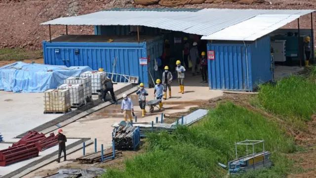 பொருளாதார மந்த நிலை: சிக்கலில் இருந்து விடுபடுமா சிங்கப்பூர்?