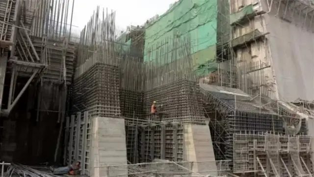 પાકિસ્તાનમાં જેલમ નદીના કાંઠે નિર્માણાધીન પ્રોજેક્ટ