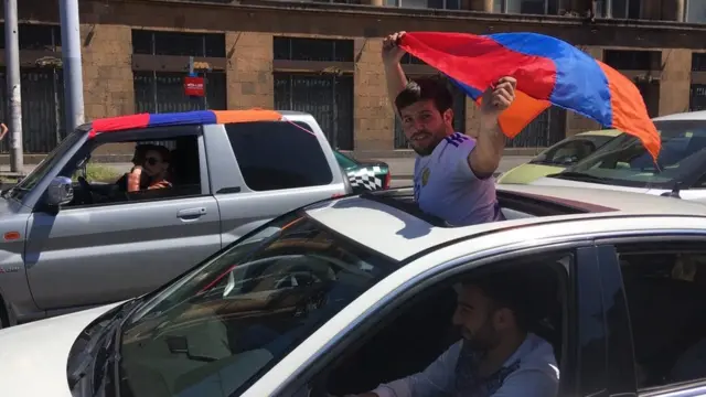 Serjik getdi, Sarkisyan, Serj Sarkisyan istefa verdi, Qarabağ klanı