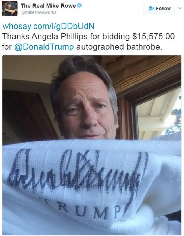 "Terima kasih Angela Phillips yang telah mengajukan tawaran lelang $15,575.00 (hampir Rp 200 juta) untuk jubah bertandatangan @DonaldTrump.
