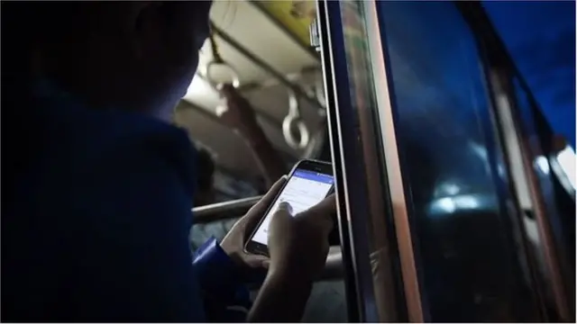 মিয়নমারের জনসংখ্যার একটি বড় অংশ ফেসবুক ব্যবহারকারী