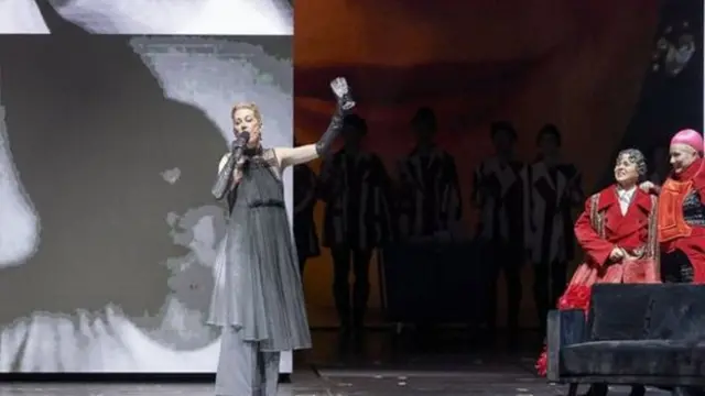 تلامس الأوبر قلب الممثلة لتقاطعها مع حياتها الشخصية