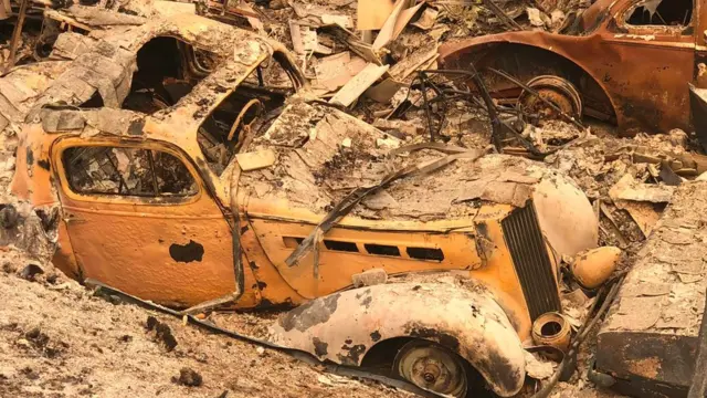 حطام وبقايا حريق منطقة ريدينغ شمالي الولاية