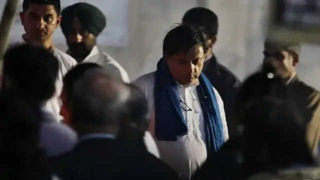 शशी थरुर, काँग्रेस,