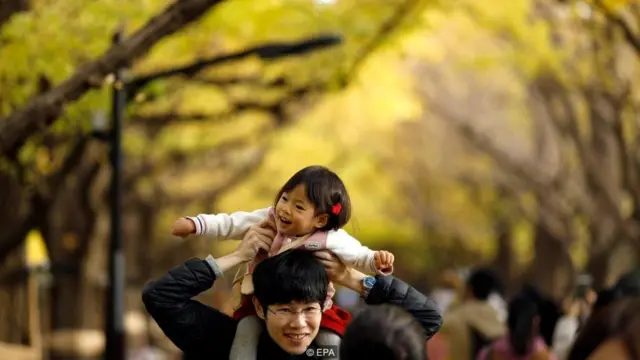 Meski Proyek Ikumen efektif dalam memunculkan kesadaran soal peran pria dalam keluarga, namun sebagian pengamat mempertanyakan apakah ada perubahan perilaku yang nyata.