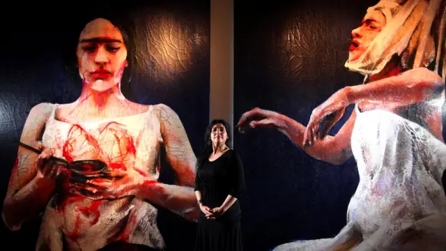 Lita Cabellut, en una de sus muestras en la Opera Gallery, en Londres en 2011.