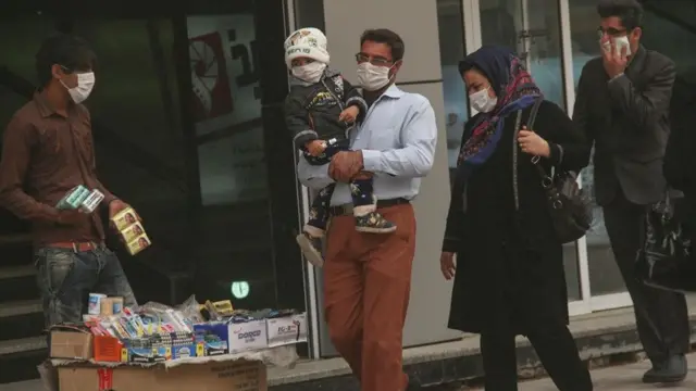 گرد و غبار شمار بیماران تنفسی را در خوزستان افزایش می‌دهد