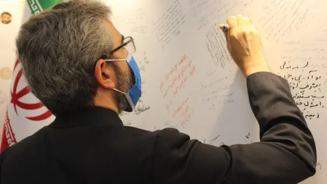 علی باقری کنی معاون سیاسی وزارت خارجه ایران نماینده این کشور در مذاکرات وین است