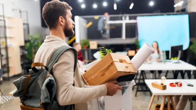 كيف تدفع الشركات موظفيها لتقديم استقالتهم؟