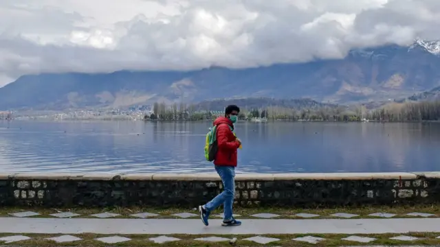 করোনাভাইরাস হানা দিয়েছে কাশ্মীরেও