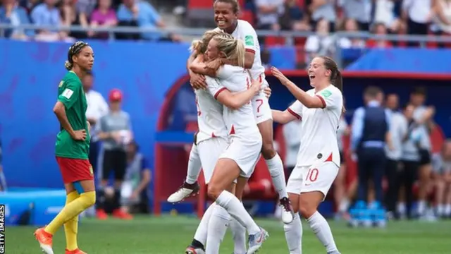 Ubwongereza bwatsinze Kameruni ibitsindo bitatu ku busa