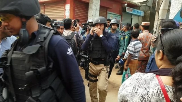 চূড়ান্ত অভিযানে অংশ নেয়া সোয়াত টীমের সদস্যদের কয়েকজন