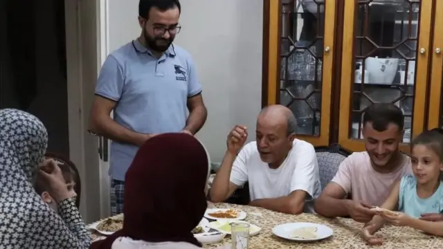 10 రోజుల పాటు చికెన్ మానేసిన న‌స్ర‌ల్లా కుటుంబం