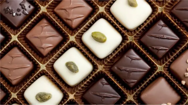 Certaines personnes ont constaté que certains aliments, comme le chocolat, semblent déclencher des épisodes de cystite.