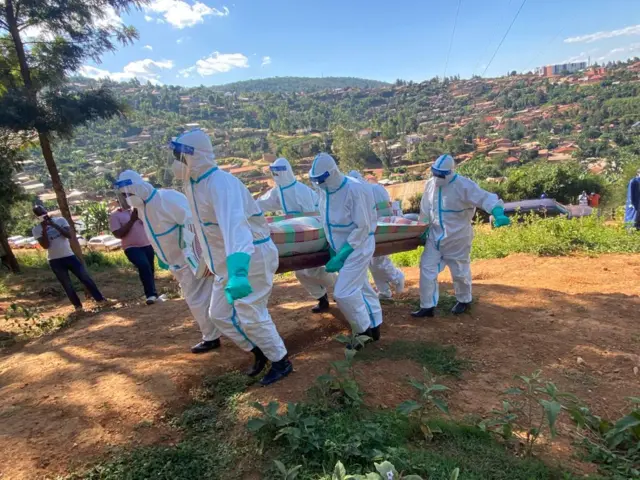 Umuntu wa mbere wanduye coronavirus mu Rwanda yashyinguwe ejo ku cyumweru i Nyamirambo