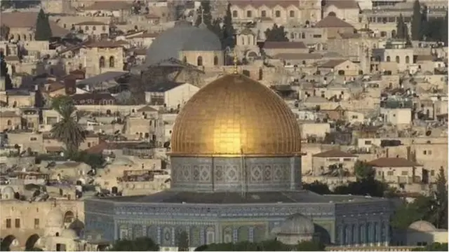 জেরুজালেমে ফিলিস্তিনিদের বাড়িঘর থেকে উচ্ছেদ করবে ইহুদি বসতি স্থাপনকারীরা, এরকম হুমকির কারণে ফিলিস্তিনিদের মধ্যে ক্ষোভ বাড়ছে।