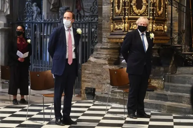 İngiltere Sağlık Bakanı Matt Hancock ve Başbakan Boris Johnson