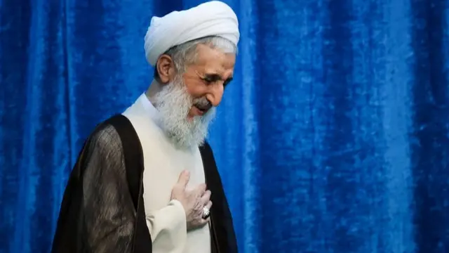 سرانجام، چند ساعت مانده به افتتاح این مسجد، خبرگزاری تسنیم به نقل از کاظم صدیقی اعلام کرد او نه تنها امشب برنامهای برای افتتاح مسجد بازار بزرگ ایرانیان (ایران مال) ندارد بلکه در یکی از حوزههای علمیه تهران "درس اخلاق" میدهد.