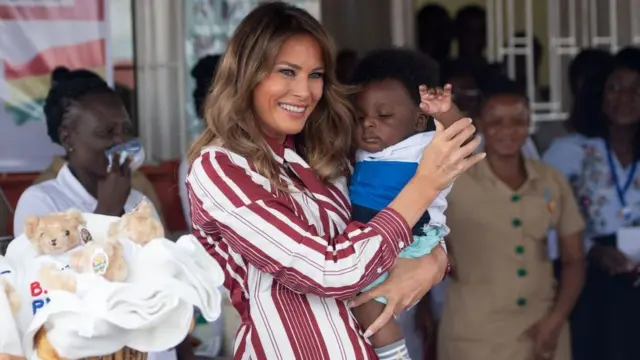 A Accra, Mme Trump a aussi visité un centre dédié à la lutte contre la malnutrition des enfants.
