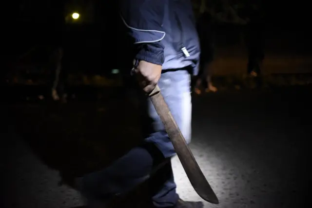 Hombre con machete