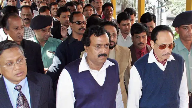 জাতীয় পার্টির নেতৃত্ব পারিবারিক দ্বন্দ্বকে কেন্দ্র করে বিভক্ত, মনে করেন বিশ্লেষকরা