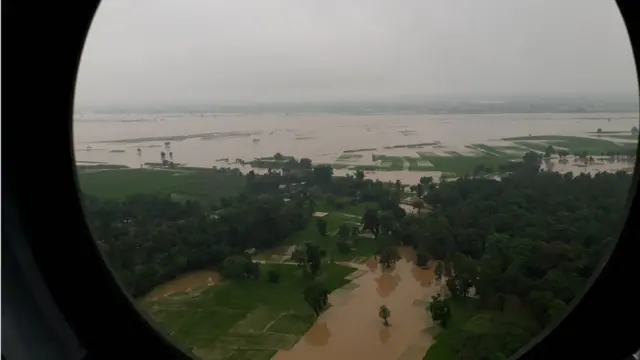 बाढीको वितण्डा