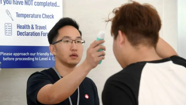 மலேசியாவில் 100 பேருக்கு கொரோனா