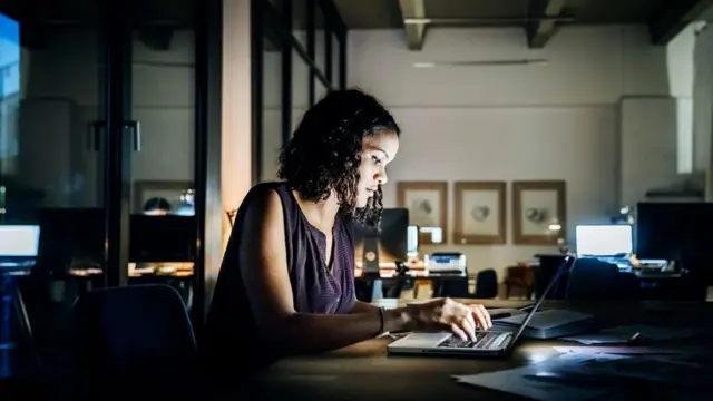 لماذا لا يكفي العمل الجاد وحده للنجاح في العمل؟