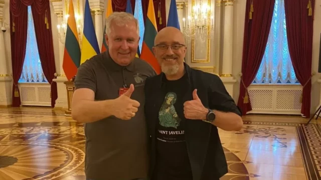 Анушаускас та Резніков