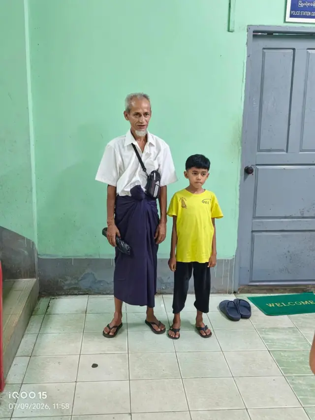 တစ်နှစ်အကြာမှာ ပြန်ဆုံတွေ့ခွင့်ရခဲ့တဲ့ သား၊ အဖ နှစ်ဦး