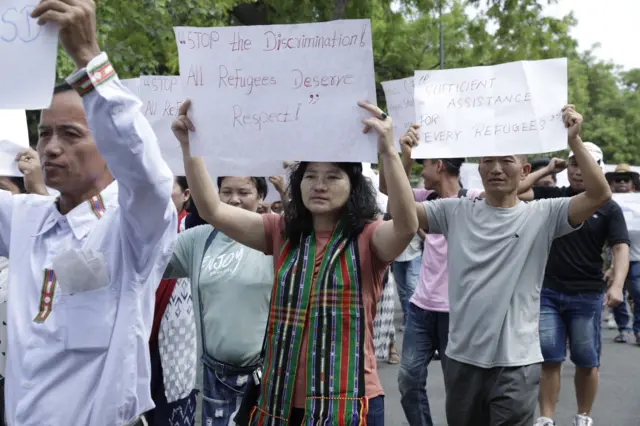 အိန္ဒိယမှာ ဆန္ဒပြကြတဲ့ မြန်မာနိုင်ငံသားတွေ