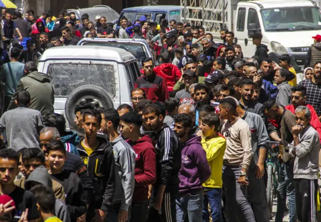 gazzede ekmek kuyruğu 