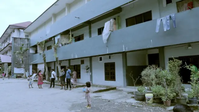 Setiap pengungsi Rohingya di Hotel Pelangi mendapat bantuan sebesar Rp1,25 juta per bulan.