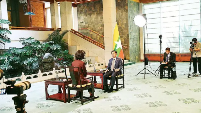 ဇွန်လ ၁၇ ရက်နေ့က ဦးမင်းအောင်လှိုင် နဲ့ တရုတ်သတင်းဌာန CCTV တို့ တွေ့ဆုံမေးမြန်းမှု အစီအစဉ်
 
