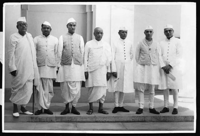 सरदार पटेल, पंडित नेहरू आणि त्यांचे सहकारी 