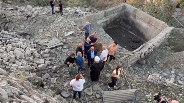 इसराइली हमले के बाद लेबनान के एक कस्बे की तस्वीर