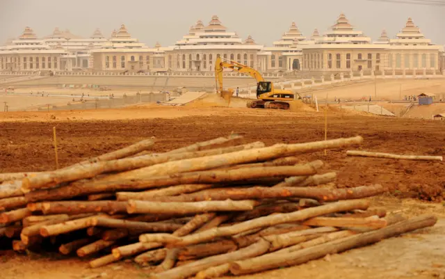 ပြည်မအလယ်ပိုင်းမှာ တည်တဲ့ မြို့တော်သစ်