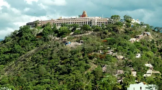 பழனி தண்டாயுதபாணி கோவில்.