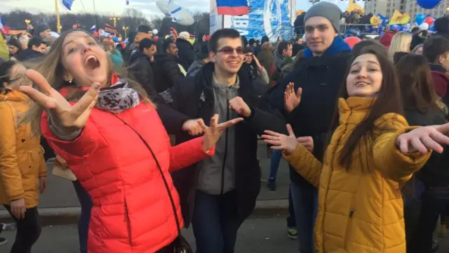 Митинг-концерт у здания МГУ