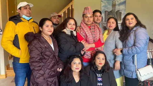 किरण गजमेर परिवारका साथ