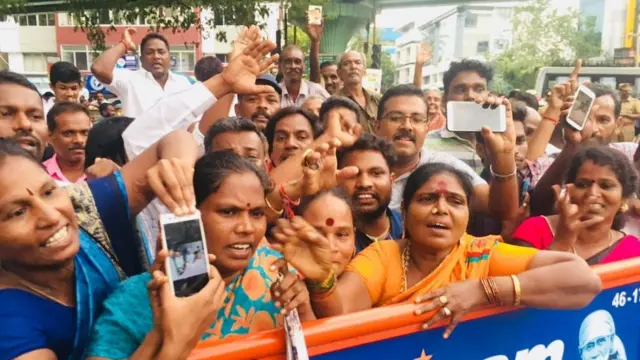 தொண்டர்கள்