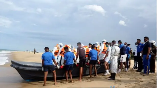 இலங்கை கடலில் வந்த கப்பலில் தீ: இந்தியா உதவியுடன் 19 பேர் மீட்பு, ஒருவர் மாயம்