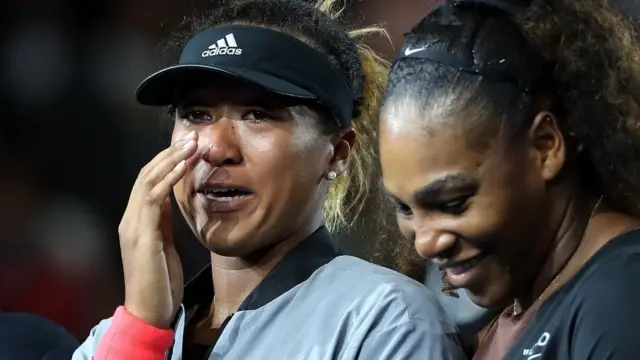 چهره نوامی اوزاکا (چپ) شبیه کسی نبود که اولین گرنداسلم زندگیش را برده است