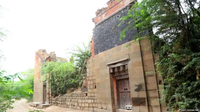 पैठणमधील पुरातत्व खात्याच्या अखत्यारीत असलेला पुरातन वाडा