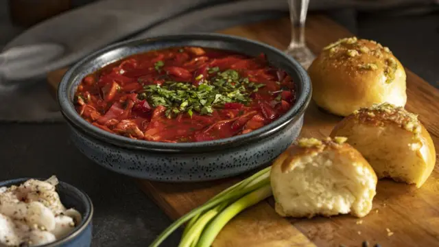 пампушки з часником, борщ