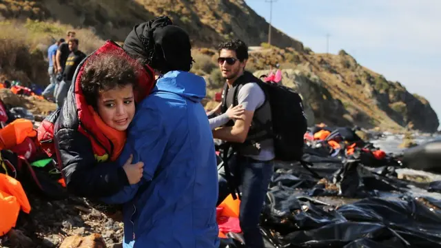 Сирийские беженцы высаживаются на греческом острове Лесбос