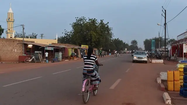 Les autorités burkinabè ont décidé d'augmenter les capacités de production d'électricité dans leur pays en construisant cinq centrales solaires cette année